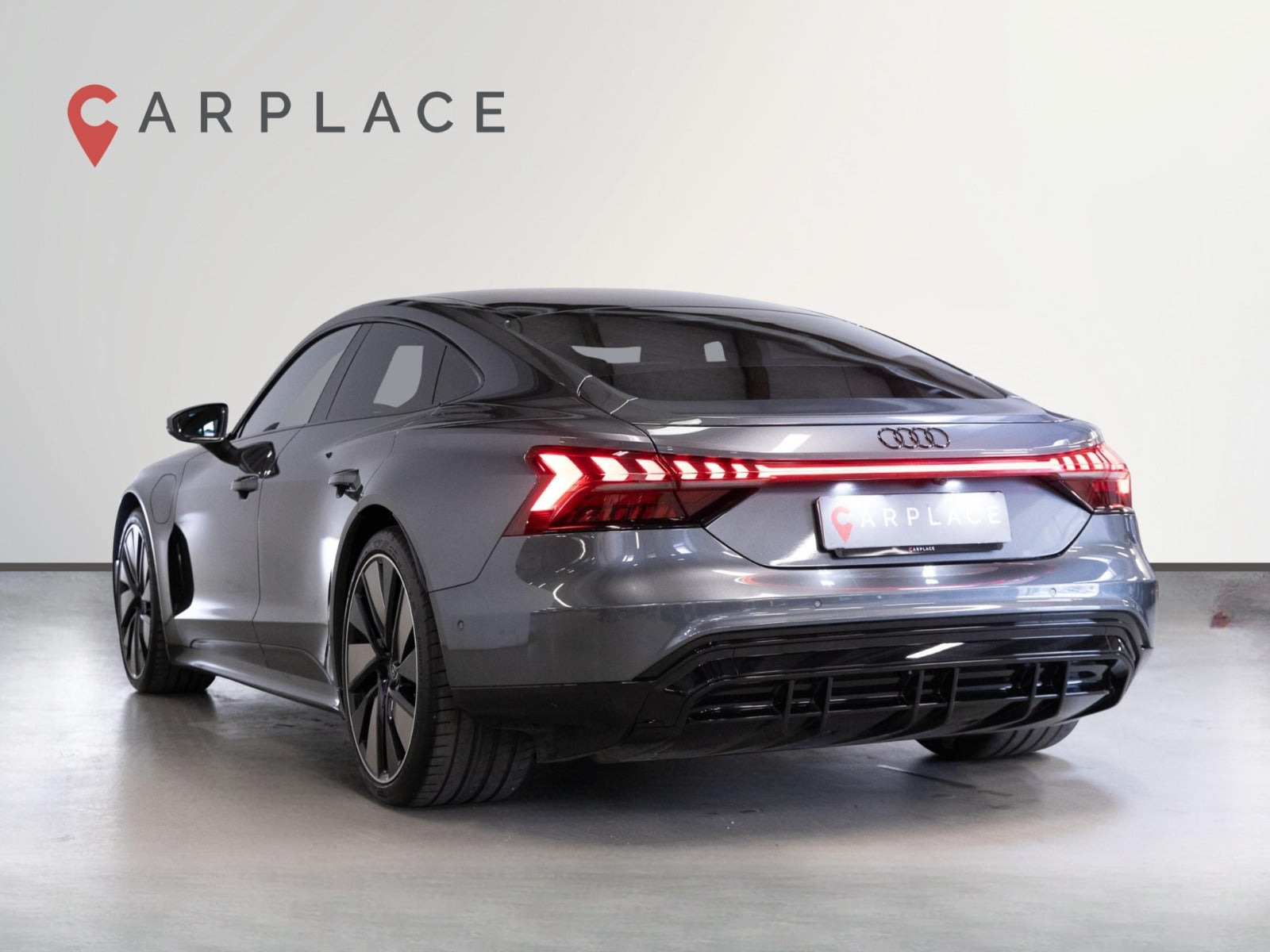 Grå Audi e-tron GT fra 2022