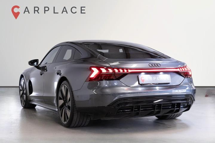 Grå Audi e-tron GT fra 2022