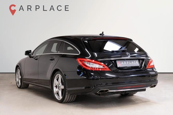 Sort Mercedes CLS500 fra 2012