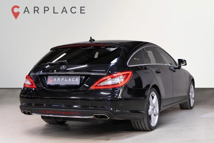 Sort Mercedes CLS500 fra 2012