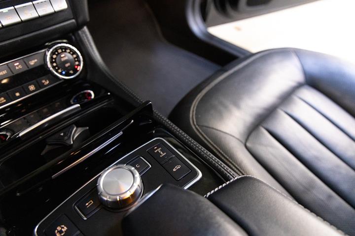 Sort Mercedes CLS500 fra 2012