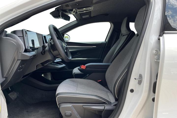 Hvid Renault Megane E-Tech fra 2025