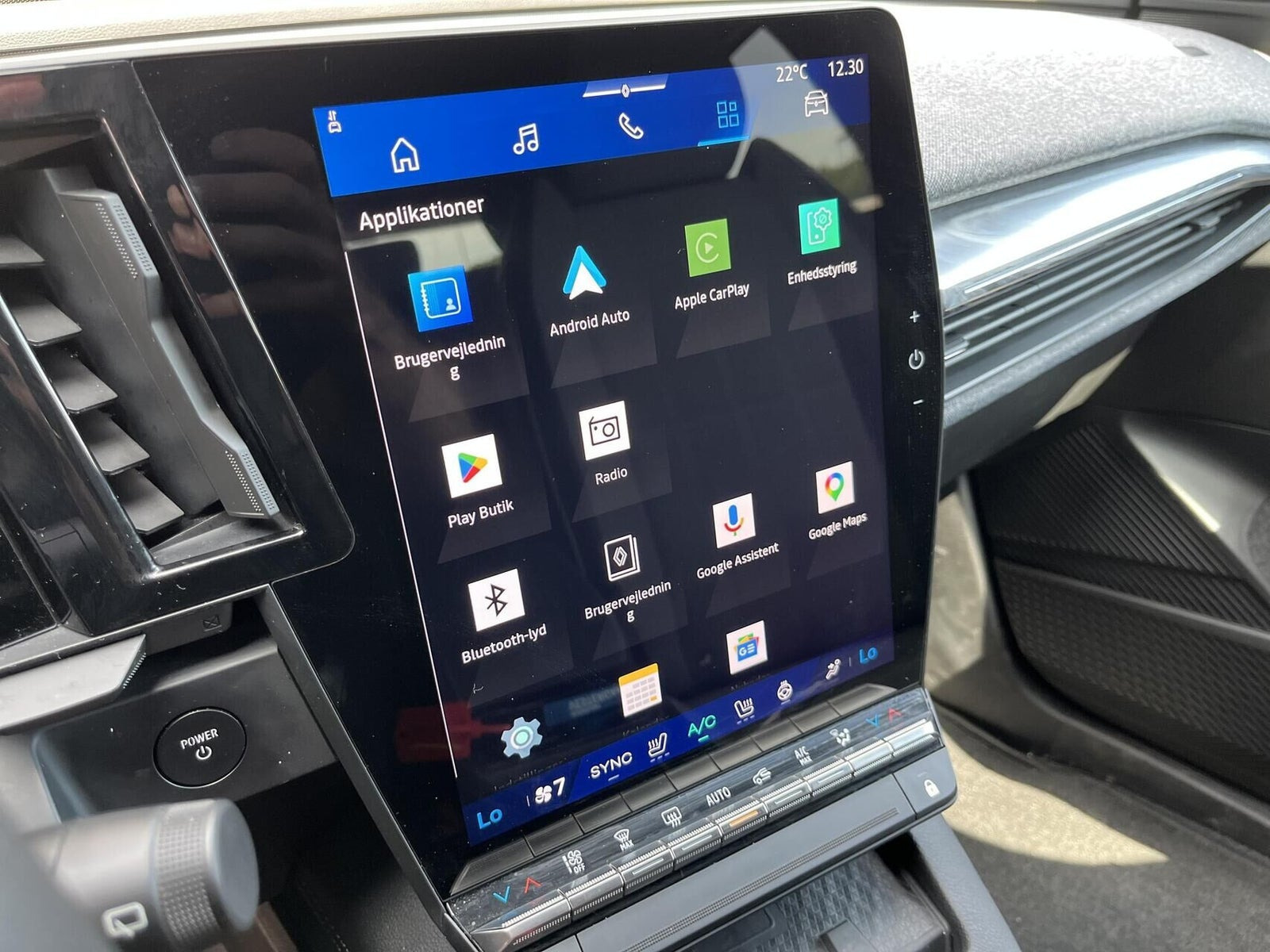 Hvid Renault Megane E-Tech fra 2025