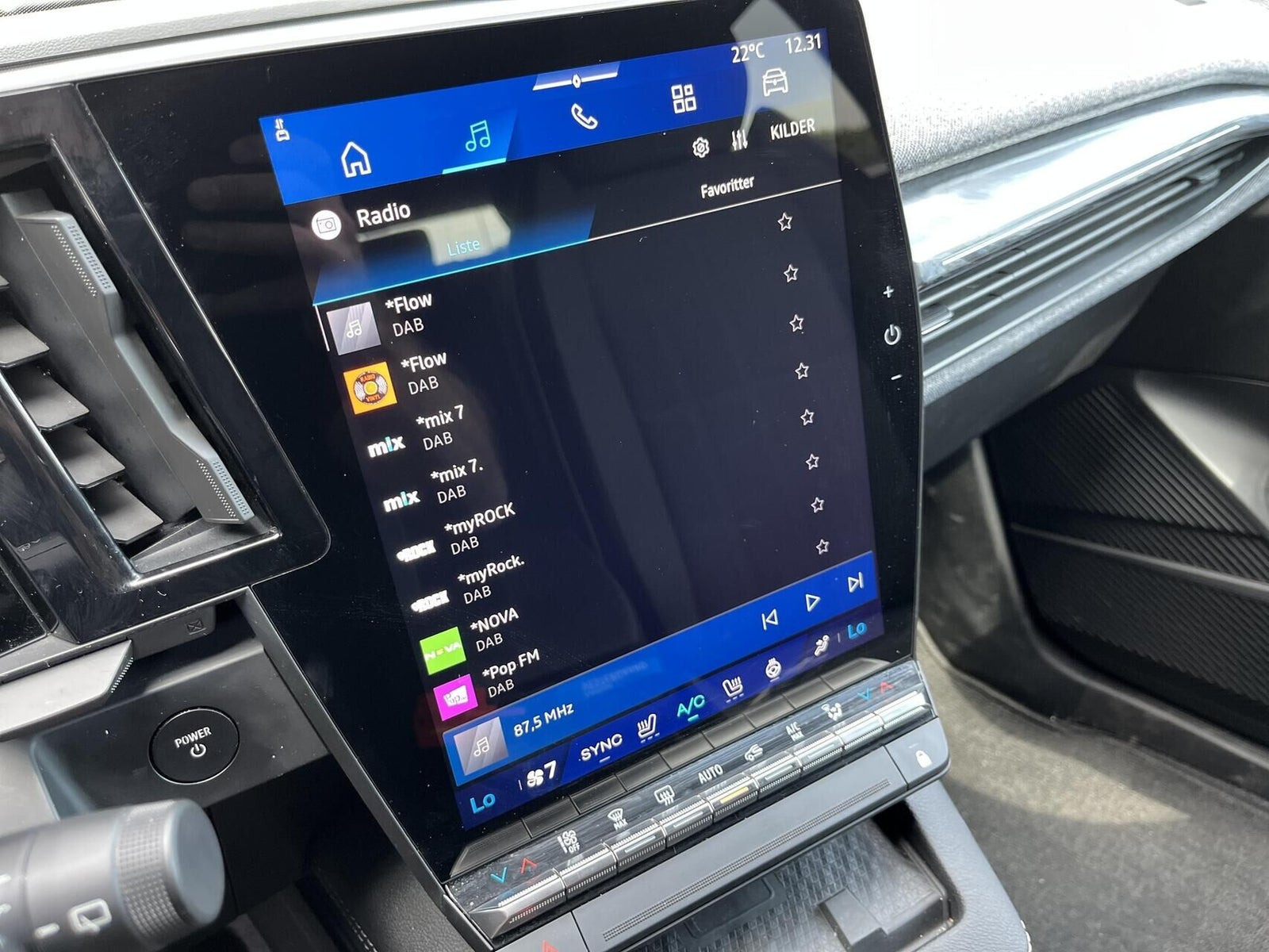 Hvid Renault Megane E-Tech fra 2025