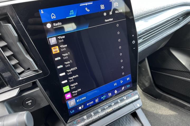 Hvid Renault Megane E-Tech fra 2025