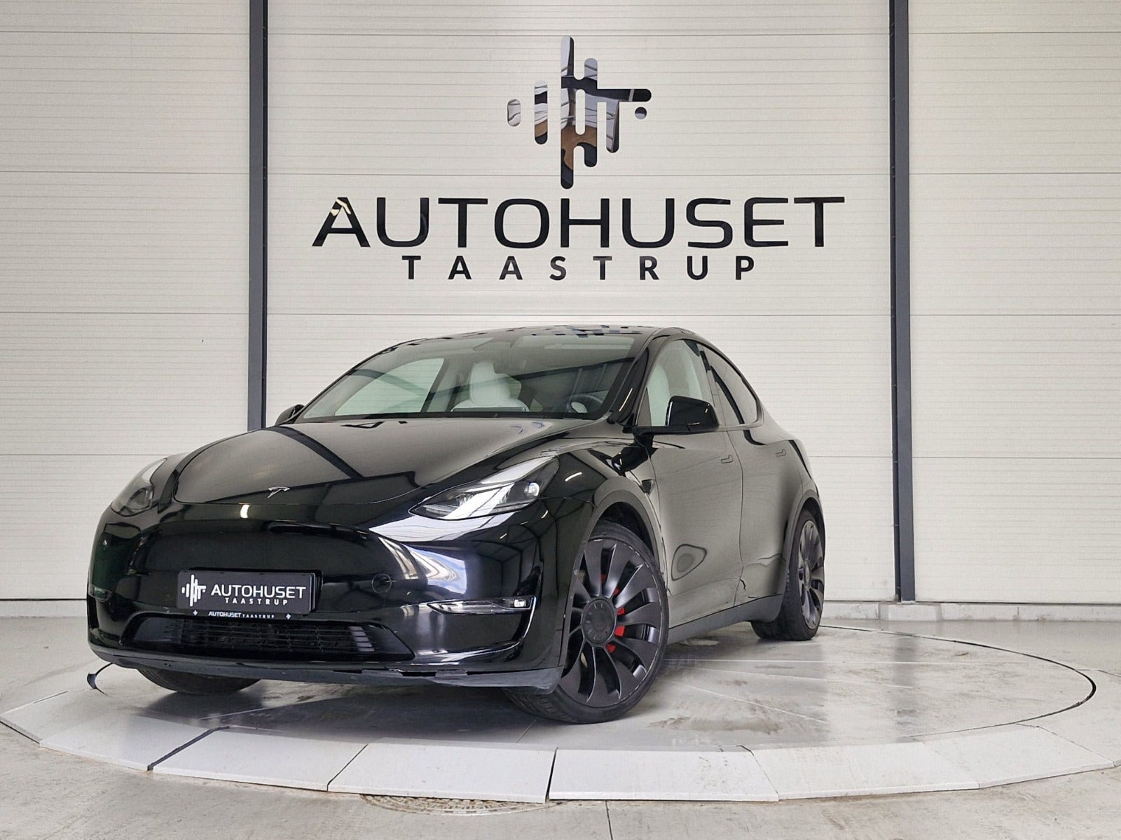 Tesla Model Y Performance AWD