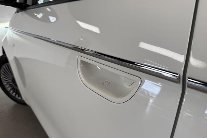 Hvid Fiat 500e fra 2023