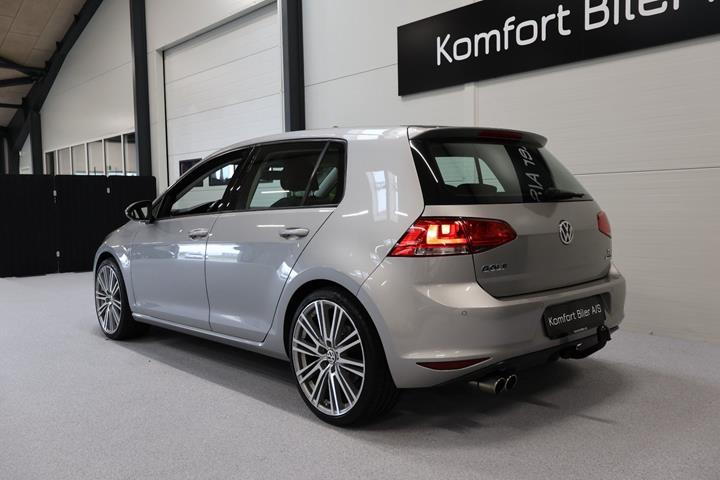 Sølv VW Golf VII fra 2015