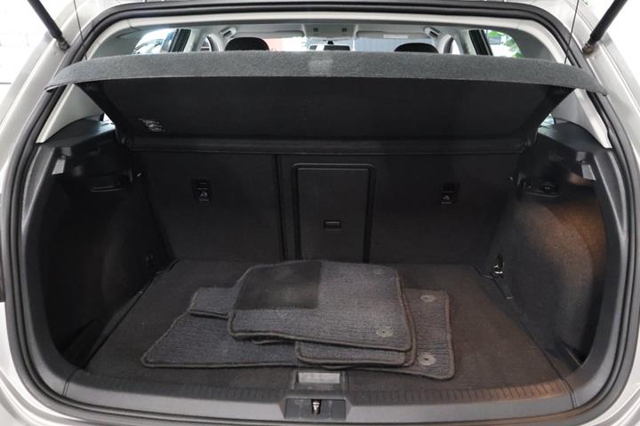 Sølv VW Golf VII fra 2015