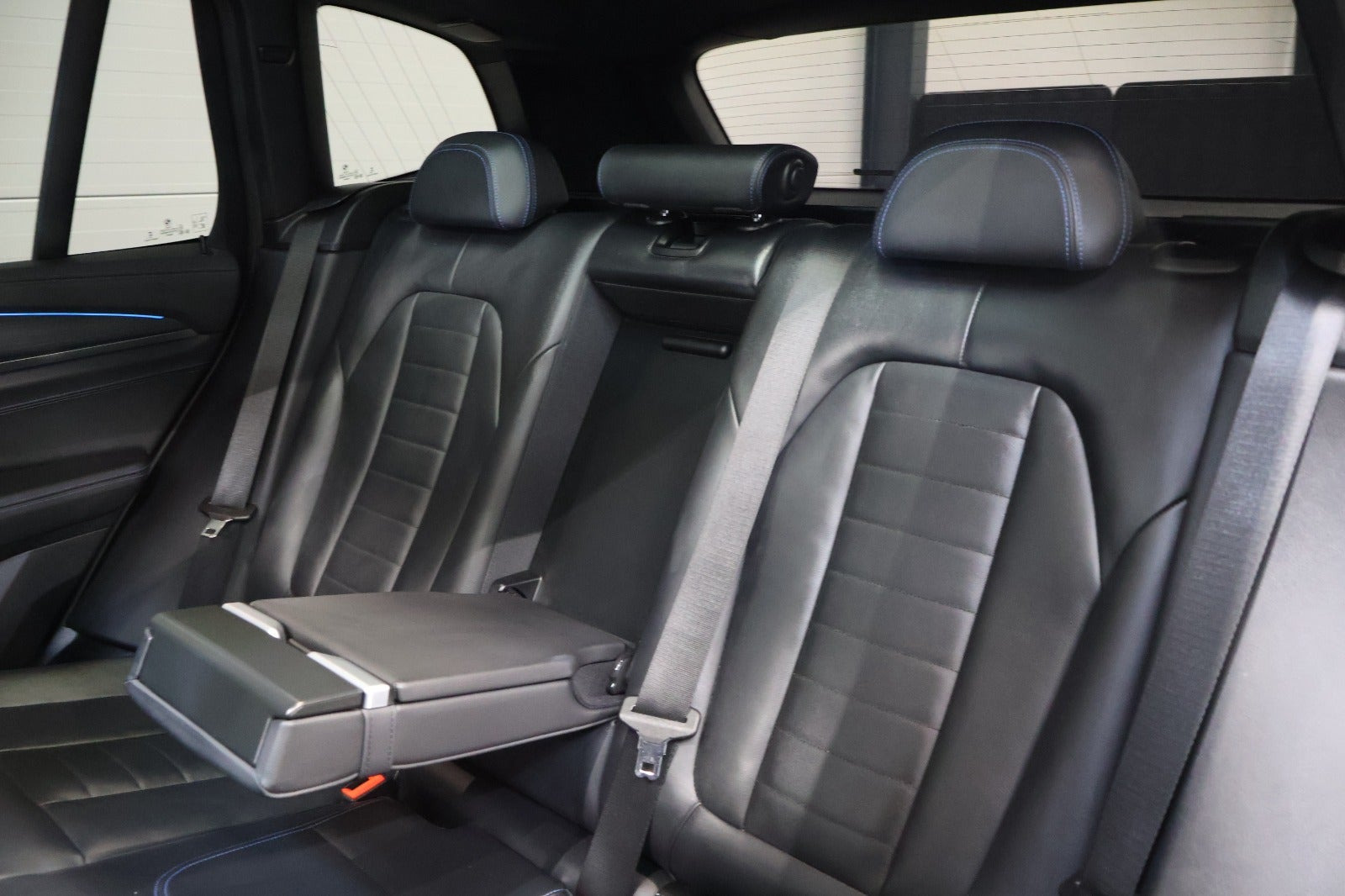 Rød BMW iX3 fra 2024