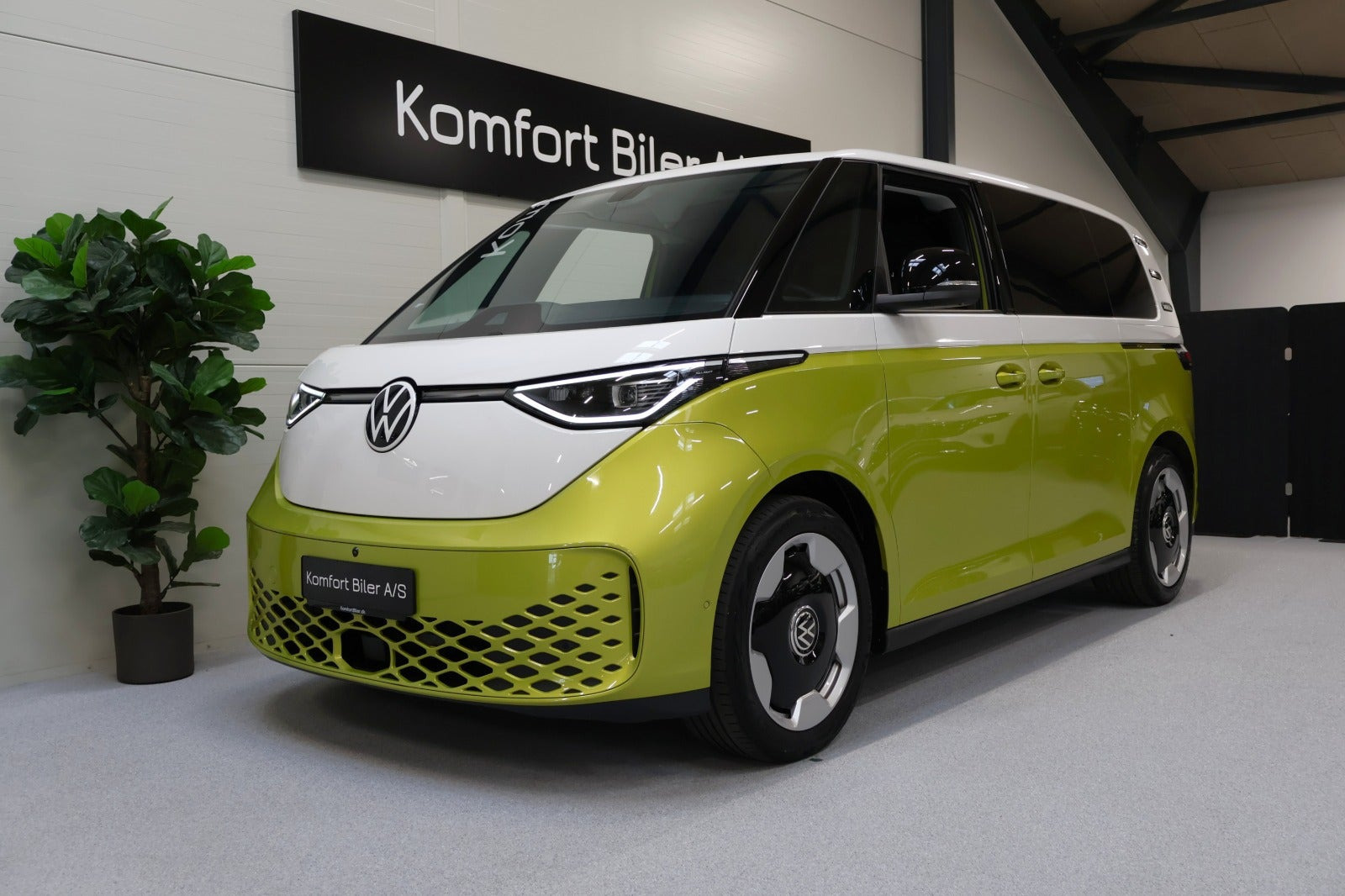 VW ID.Buzz 77 Pro SWB