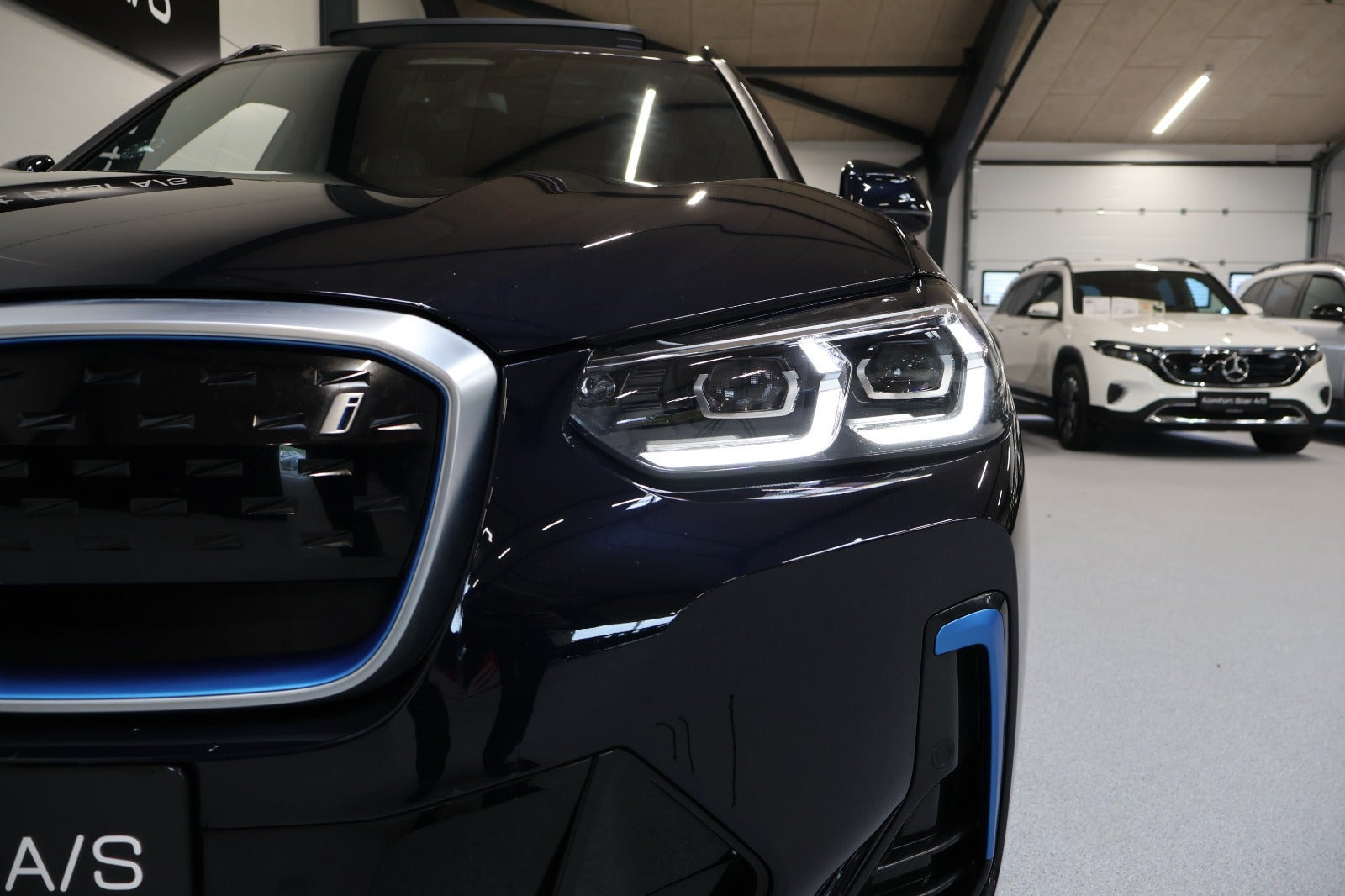 Sort BMW iX3 fra 2023