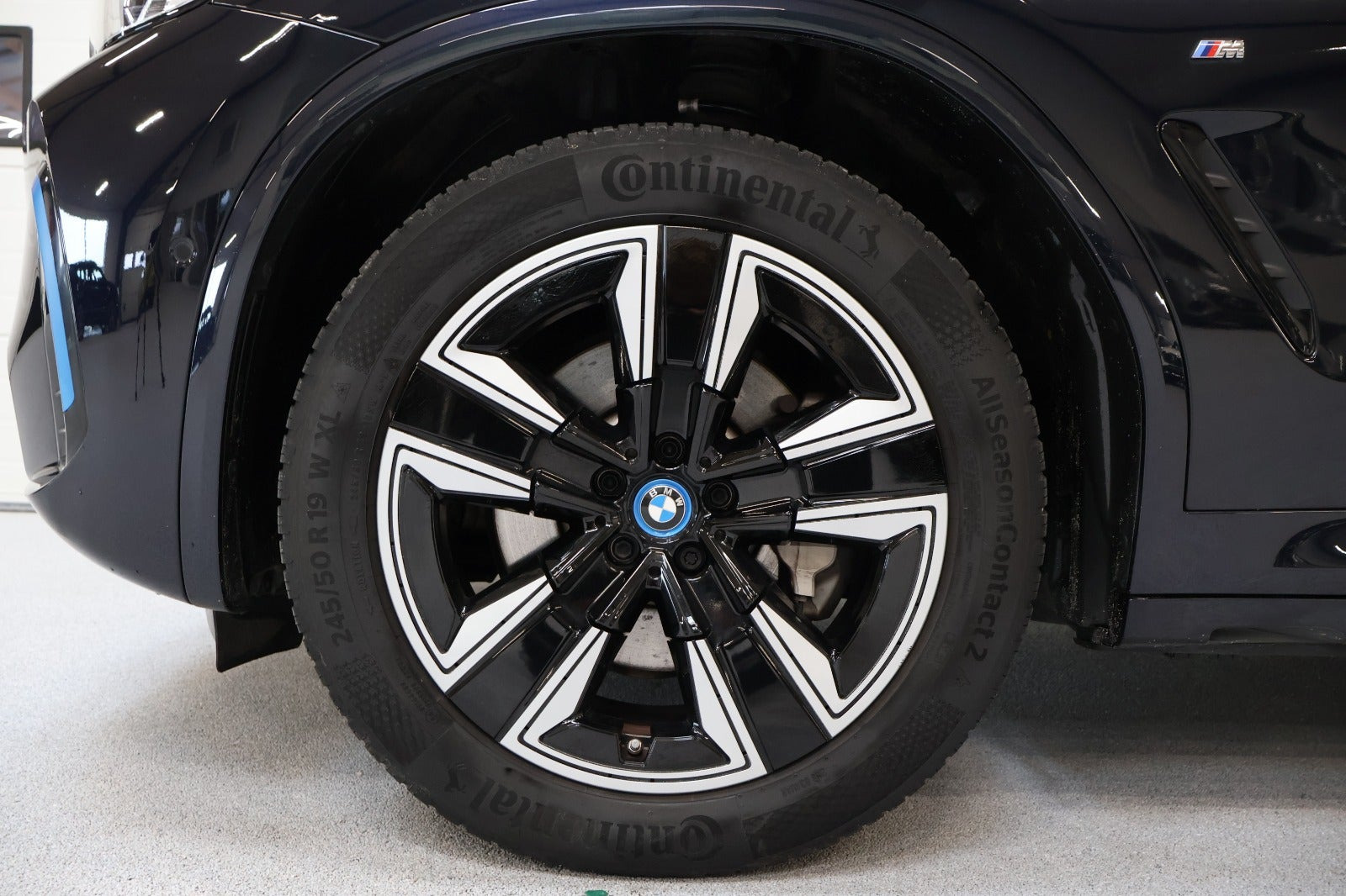 Sort BMW iX3 fra 2023