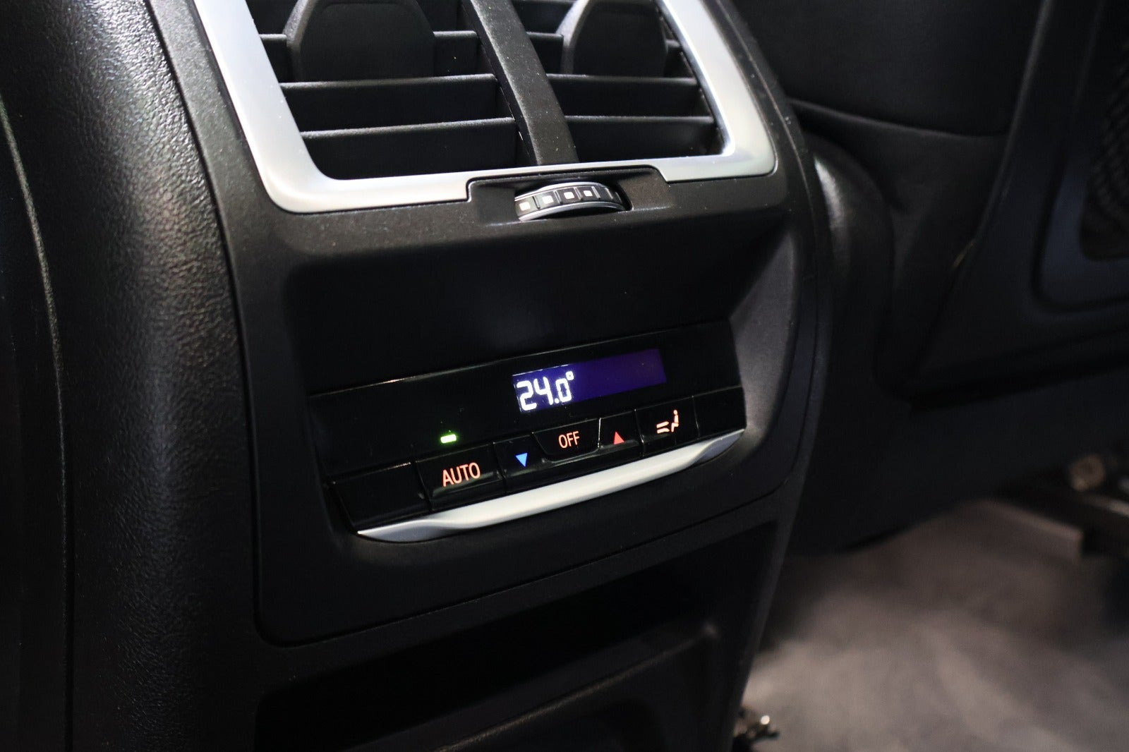 Sort BMW iX3 fra 2023