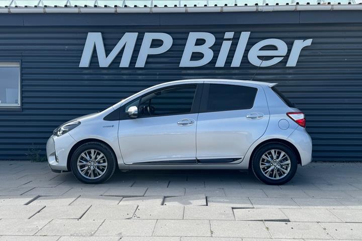 Grøn Toyota Yaris fra 2018