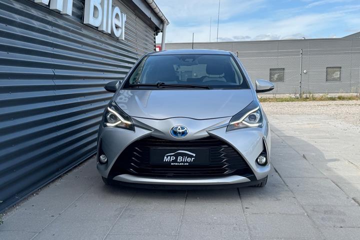 Grøn Toyota Yaris fra 2018
