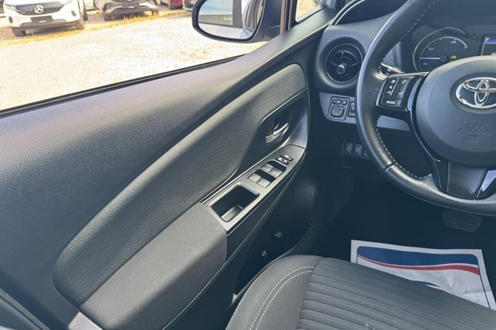 Grøn Toyota Yaris fra 2018