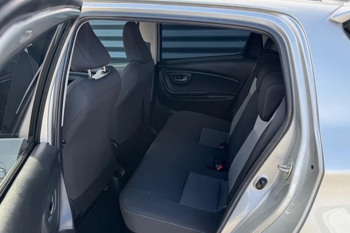 Grøn Toyota Yaris fra 2018