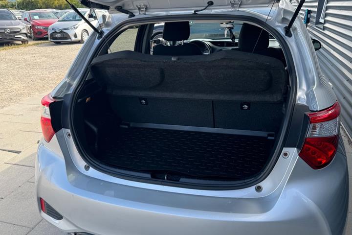 Grøn Toyota Yaris fra 2018
