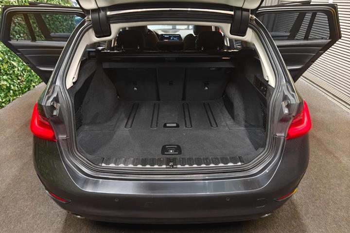 undefined BMW 320d fra 2020