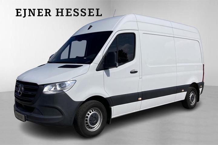 Hvid Mercedes Sprinter 215 fra 2022