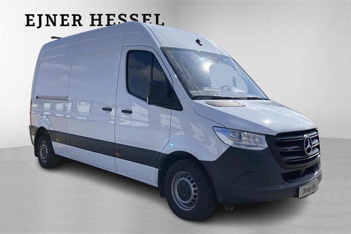 Hvid Mercedes Sprinter 215 fra 2022