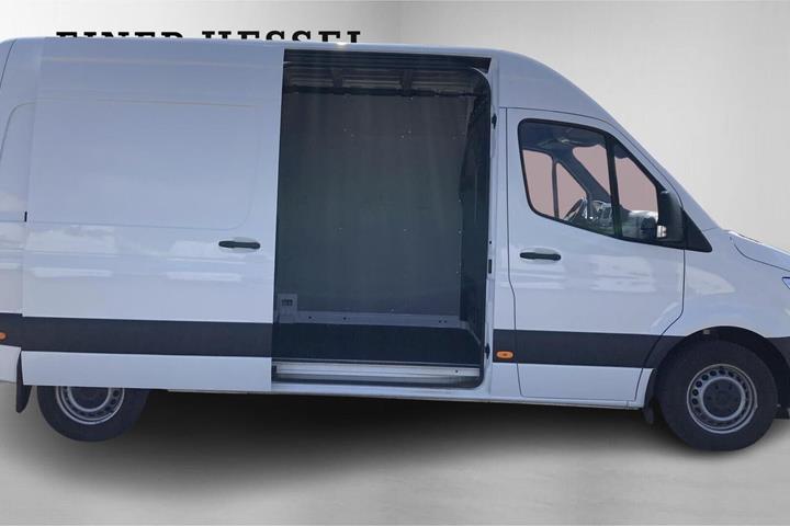 Hvid Mercedes Sprinter 215 fra 2022