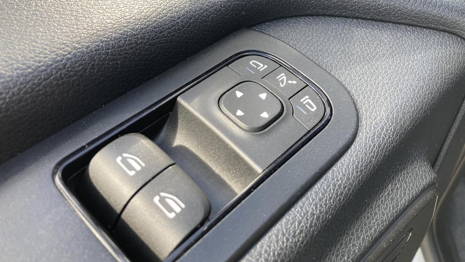 Hvid Mercedes Sprinter 215 fra 2022