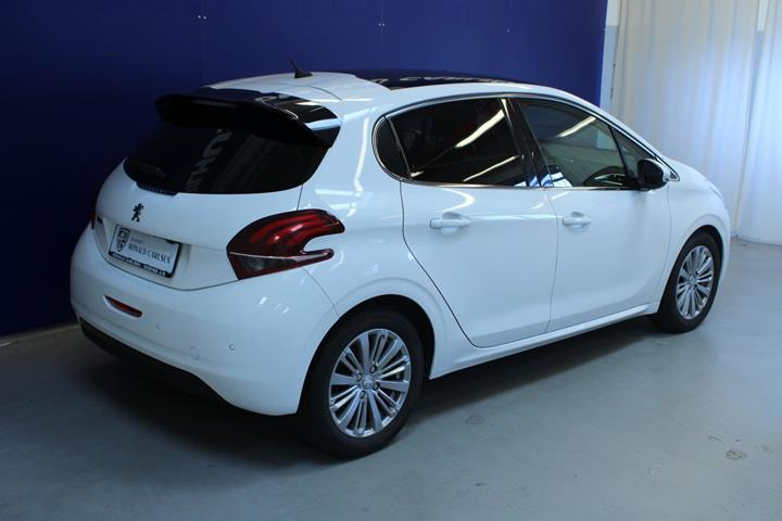 Hvid Peugeot 208 fra 2019