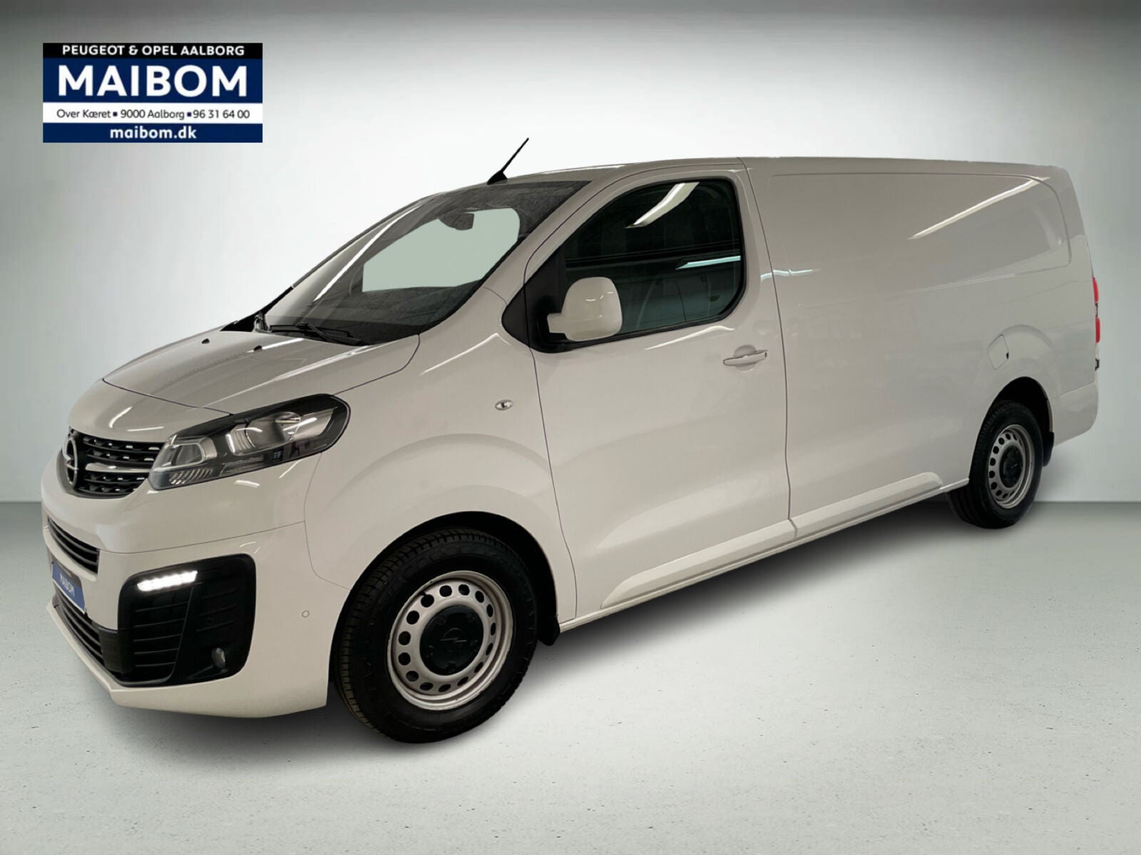 Hvid Opel Vivaro fra 2019