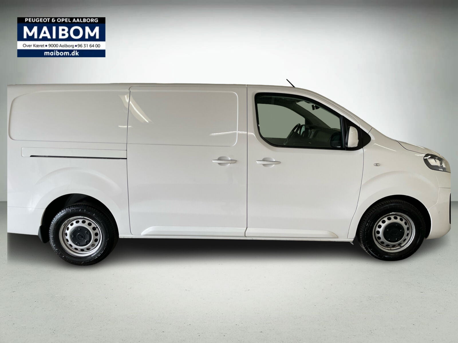 Hvid Opel Vivaro fra 2019