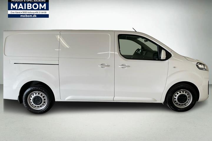 Hvid Opel Vivaro fra 2019