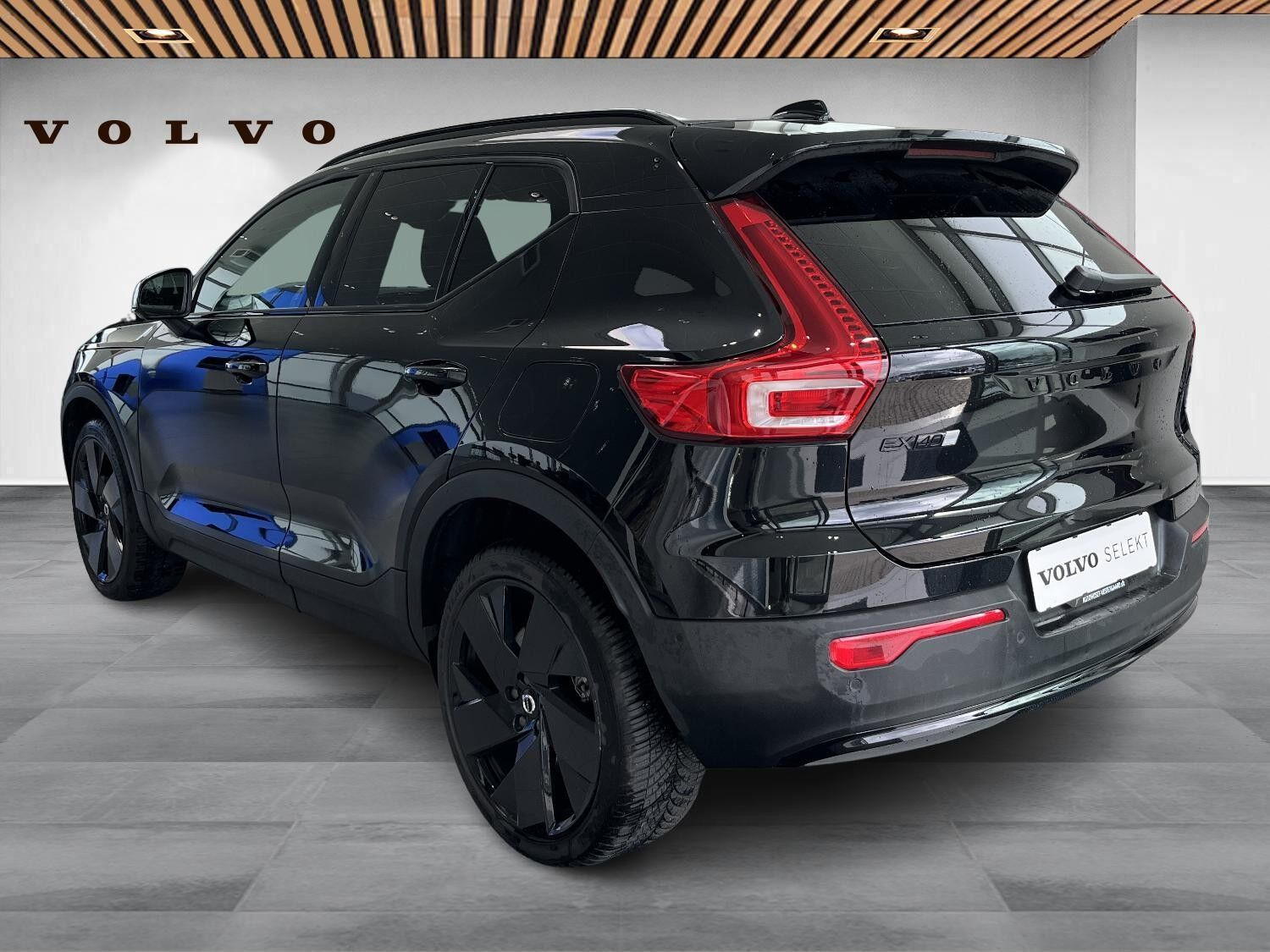 Sort Volvo EX40 fra 2026