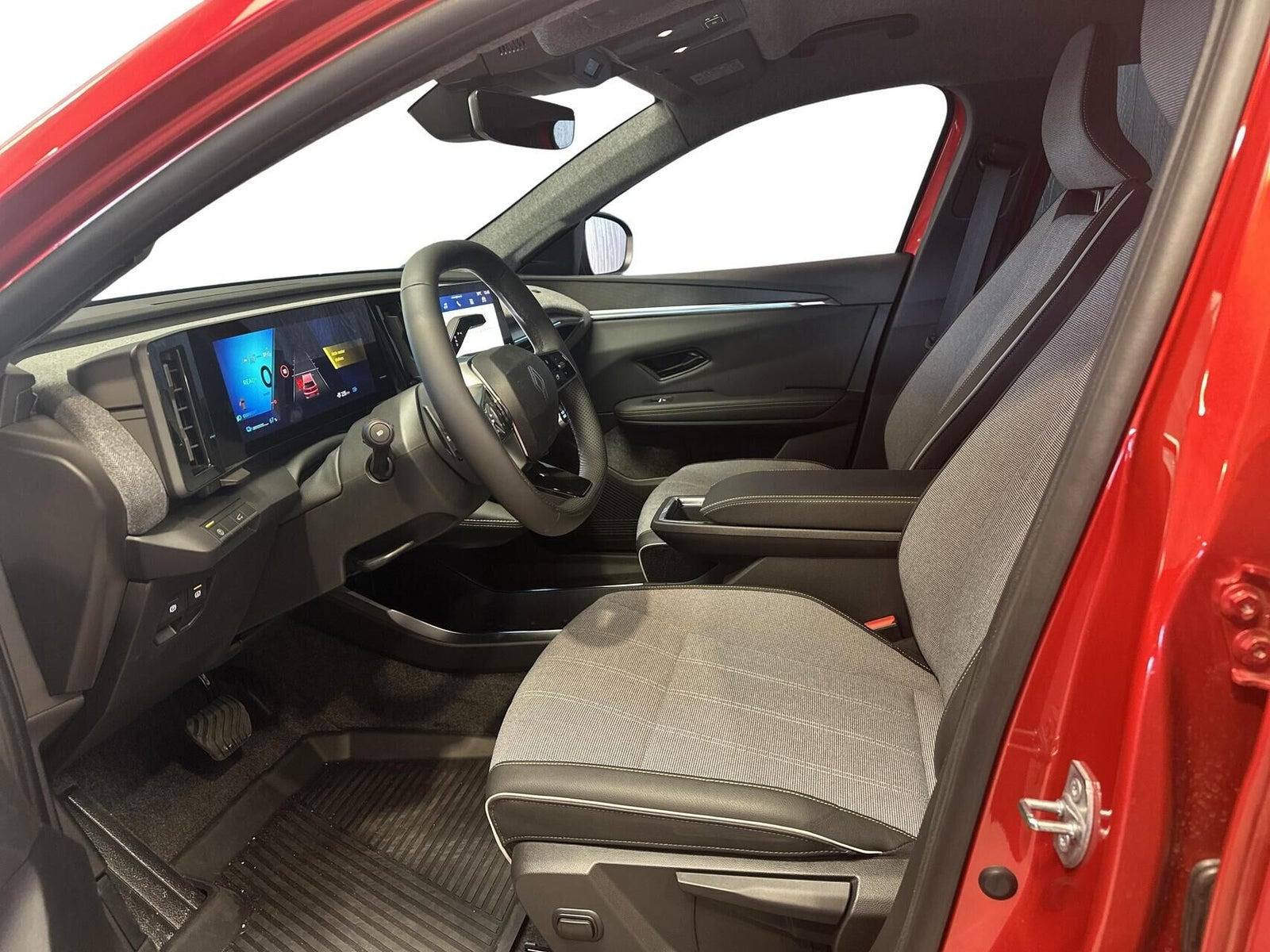 Beige Renault Scenic E-Tech fra 2025