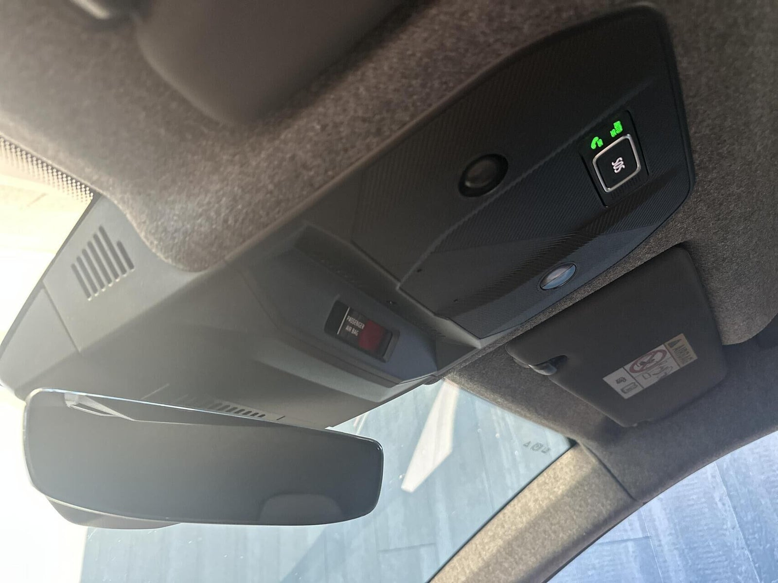 Beige Renault Scenic E-Tech fra 2025