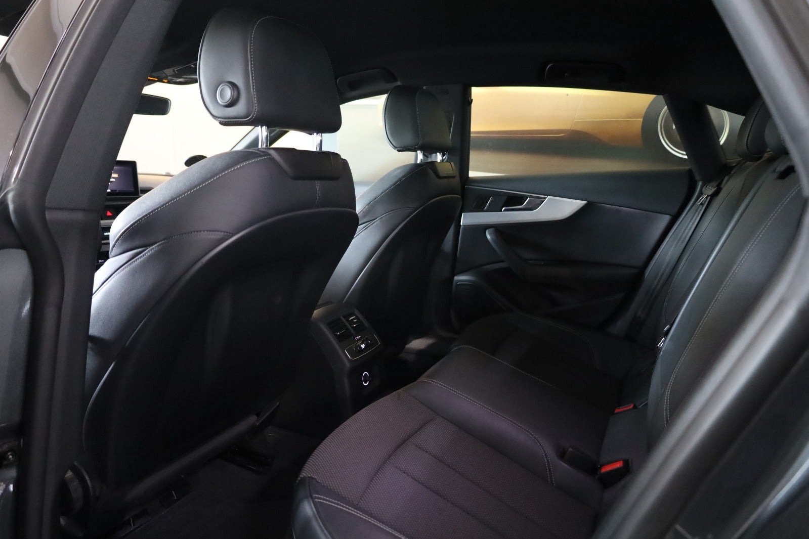 Grå Audi A5 fra 2017