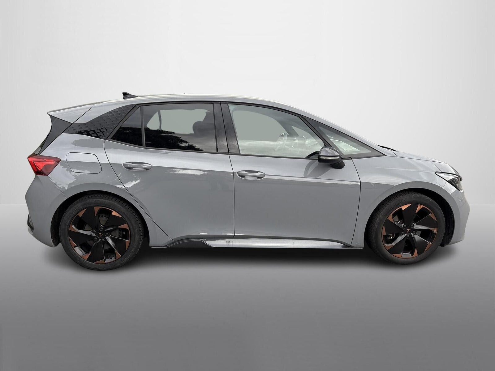 Grå Cupra Born fra 2024