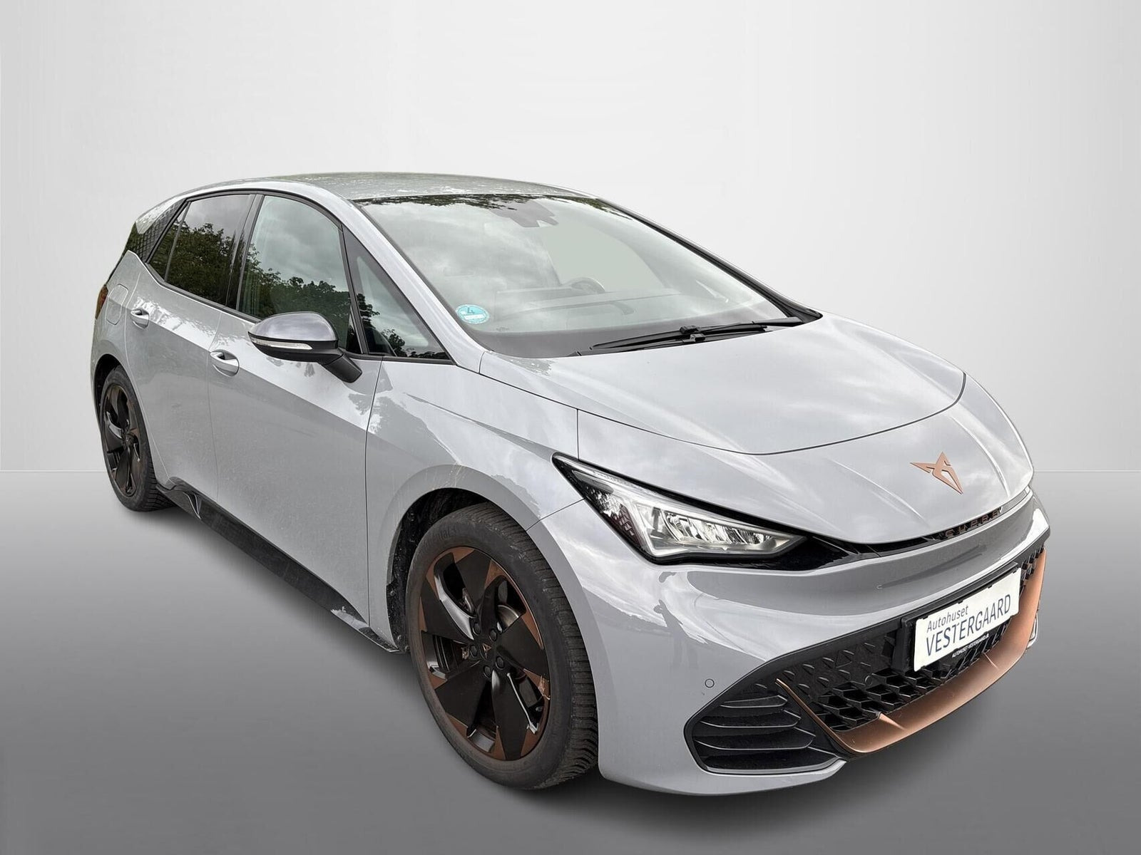 Grå Cupra Born fra 2024