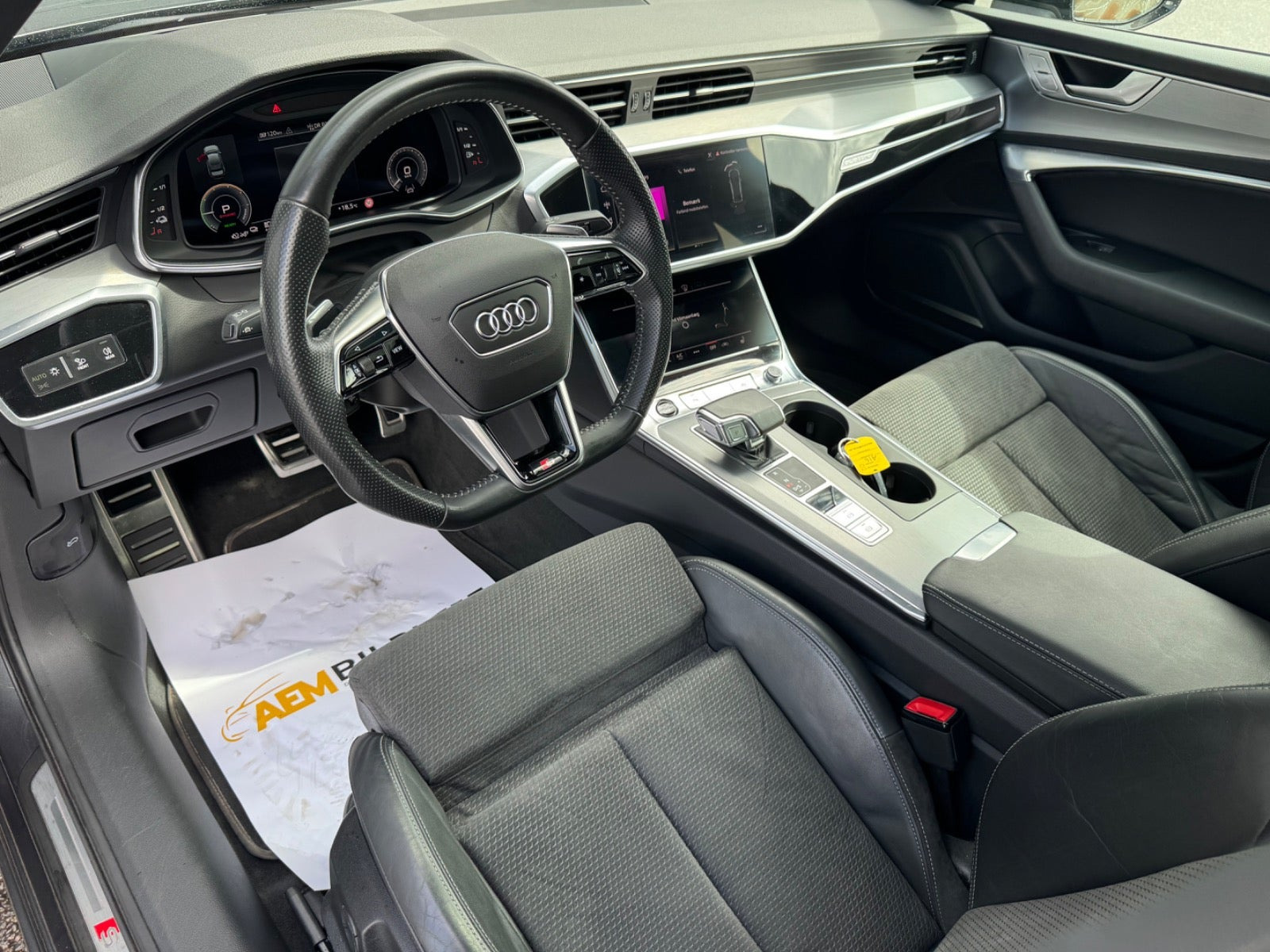 Grå Audi A6 fra 2020