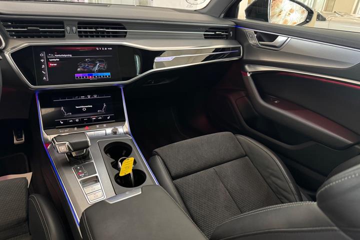 Grå Audi A6 fra 2020