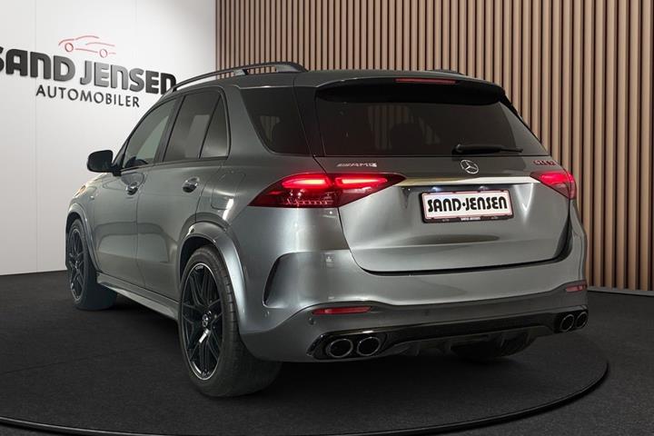 Grå Mercedes GLE53 fra 2025
