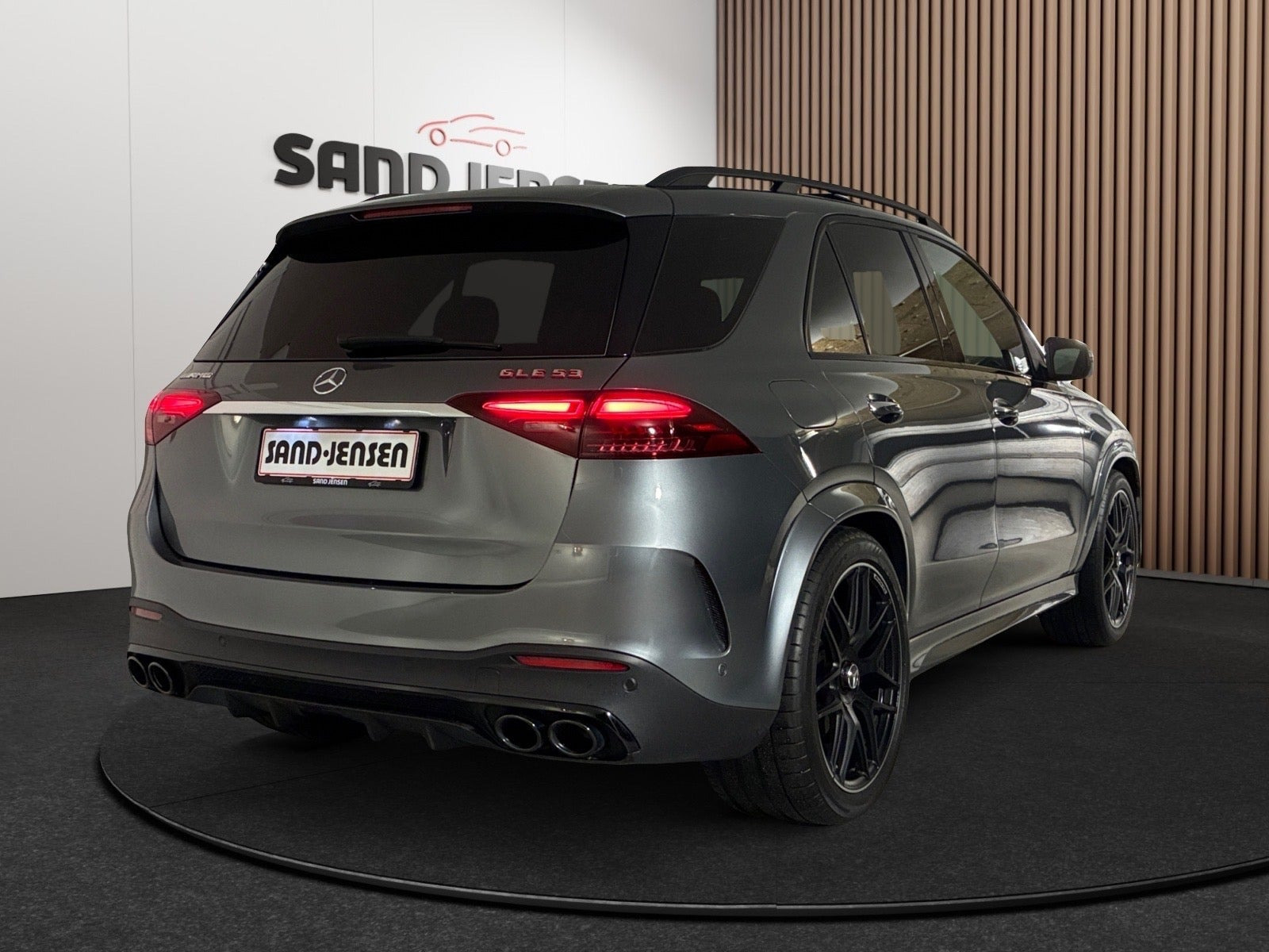 Grå Mercedes GLE53 fra 2025