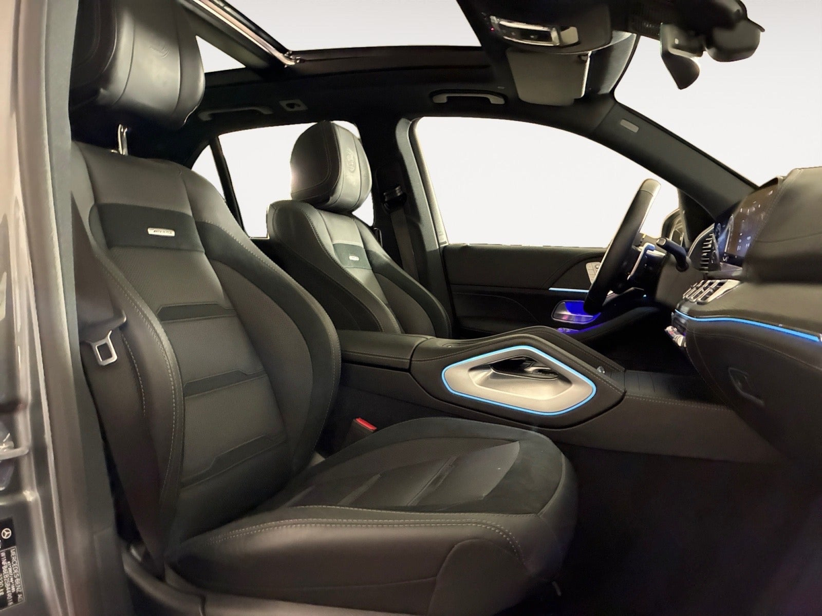 Grå Mercedes GLE53 fra 2025