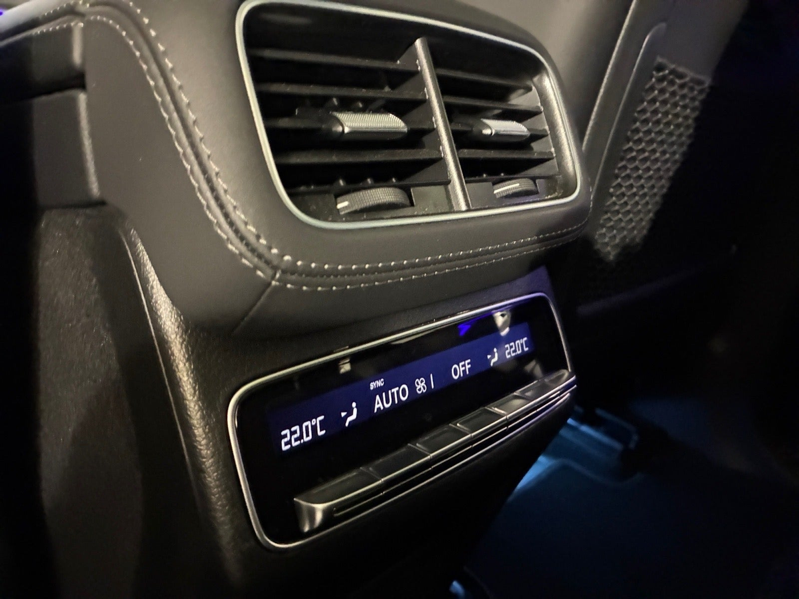 Grå Mercedes GLE53 fra 2025