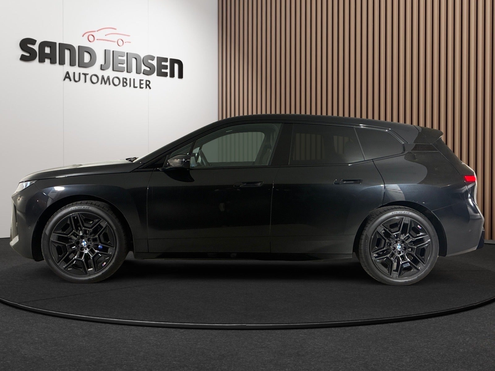 Sort BMW iX fra 2025