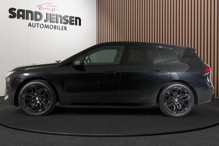 Sort BMW iX fra 2025