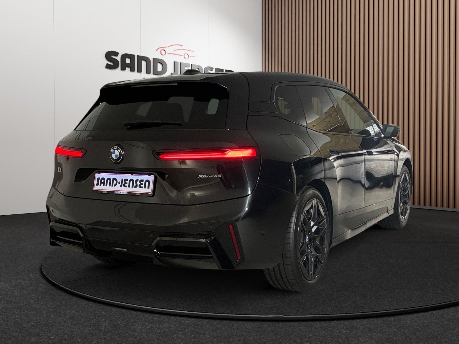 Sort BMW iX fra 2025