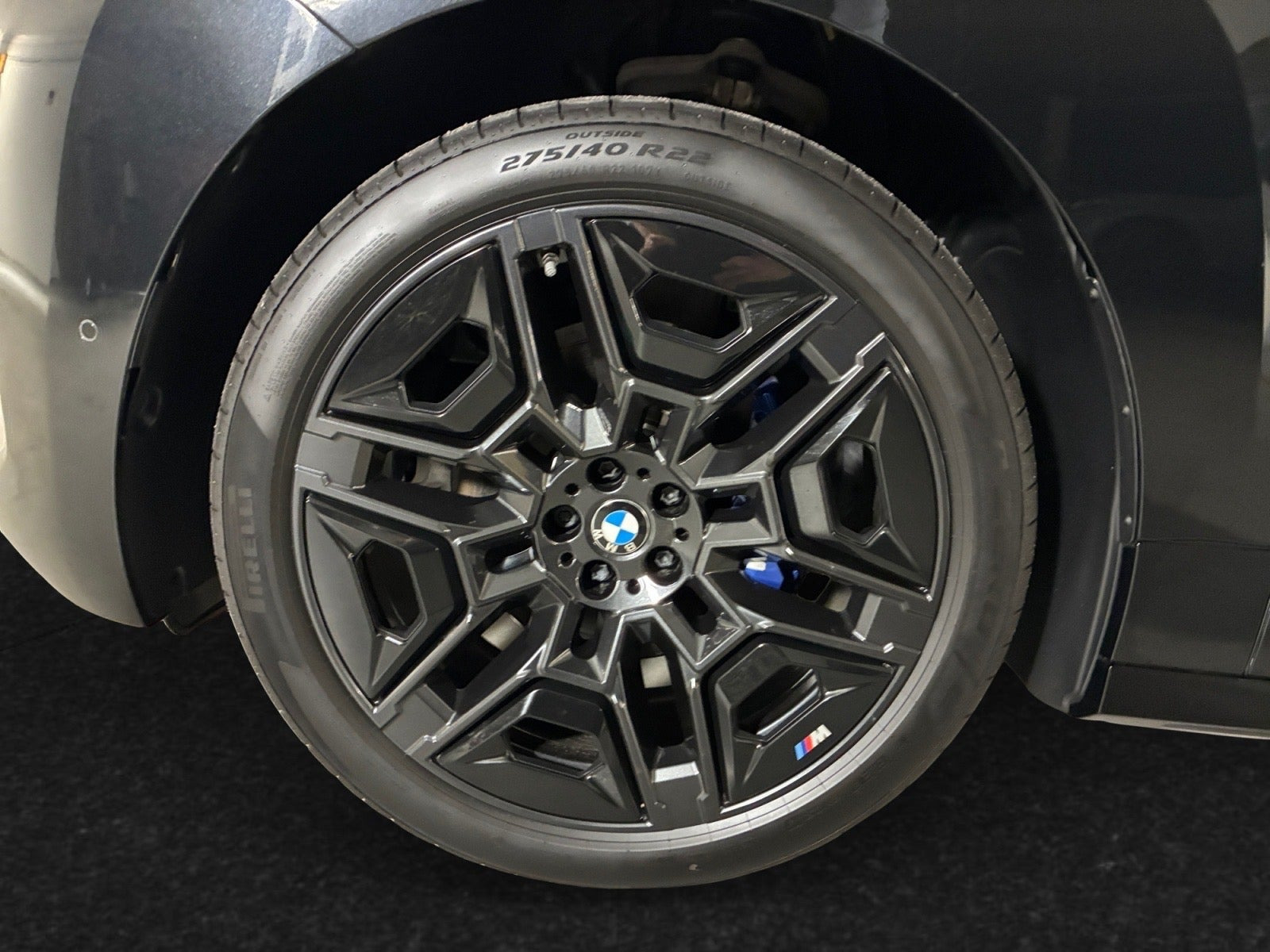 Sort BMW iX fra 2025