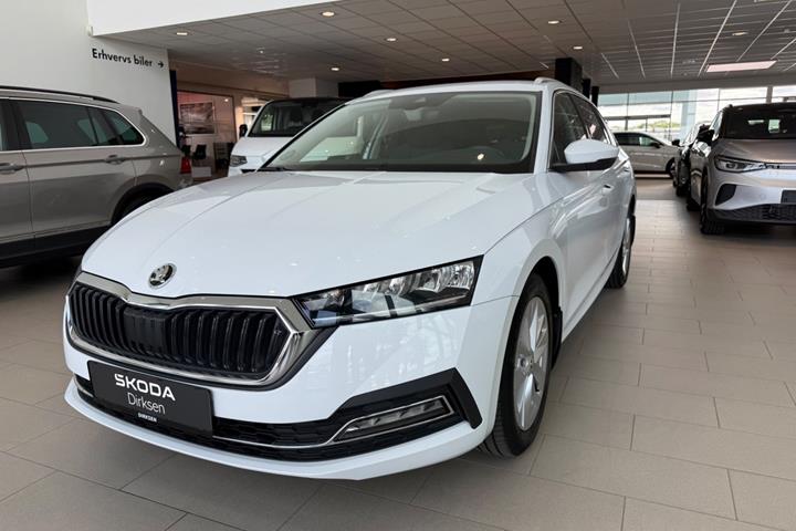 Hvid Skoda Octavia fra 2023