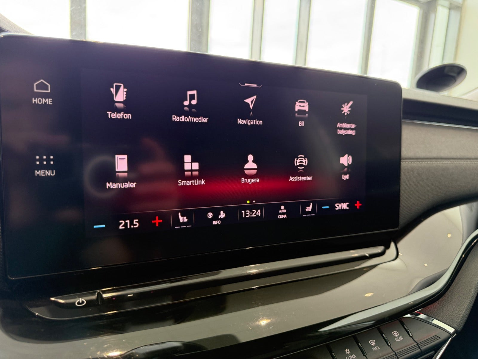 Hvid Skoda Octavia fra 2023